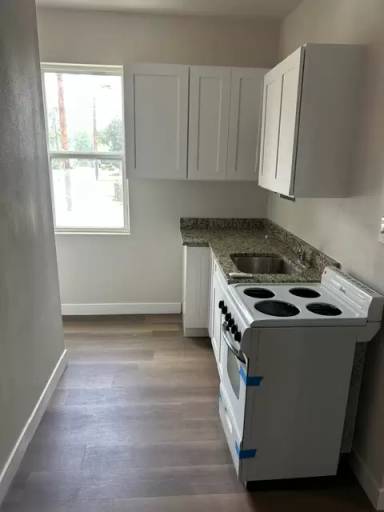 Main picture of 220 N Pinto St