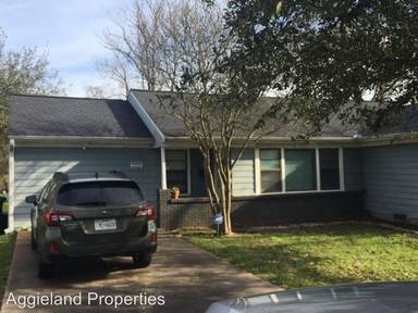 Main picture of 512 Gilchrist Ave