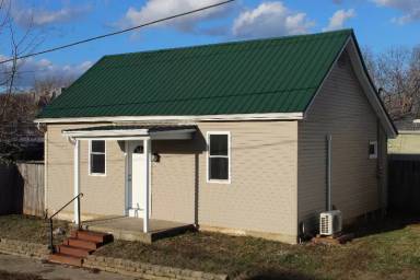 Main picture of 25 Walnut St
