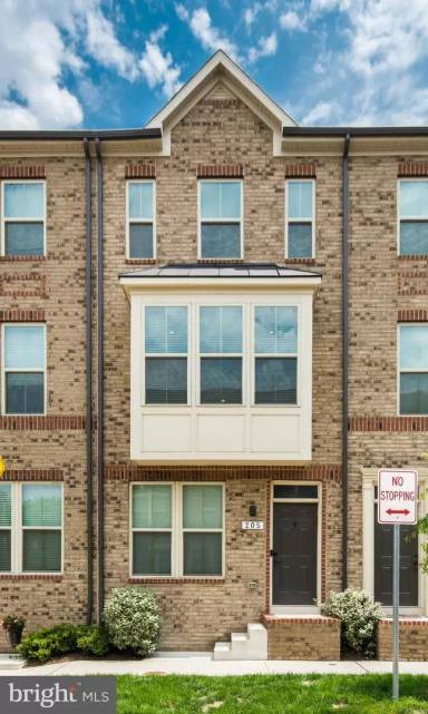 Main picture of 215 S Macon St