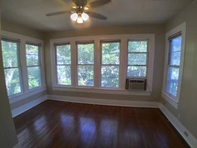 Main picture of 419 Queen Anne Court - 03