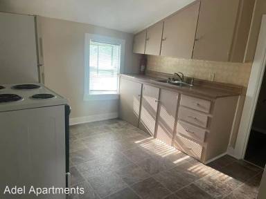 Main picture of 212 N 13th St