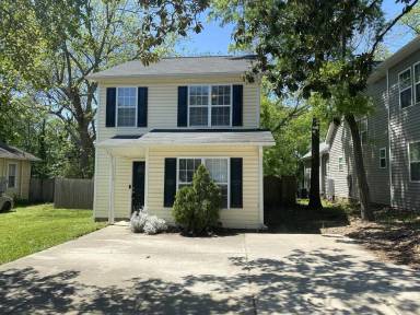 Main picture of 1110 S Person St