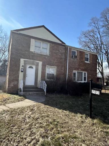 Main picture of 2103 E 98th Pl