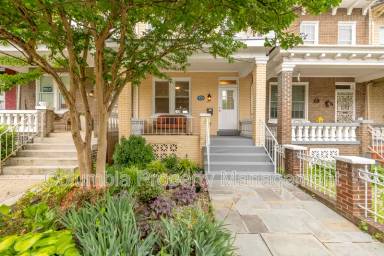 Main picture of 930 Quincy St NW