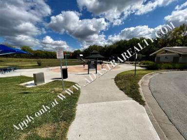 Main picture of 3510 NE Independence Ave