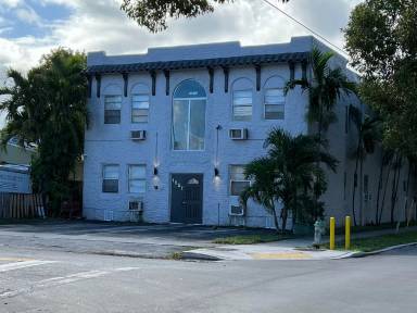 Main picture of 1856 Lincoln St