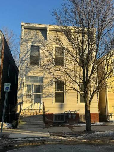 Main picture of 560 2nd St