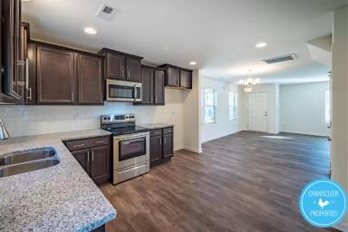 Main picture of 5 Belhaven Dr