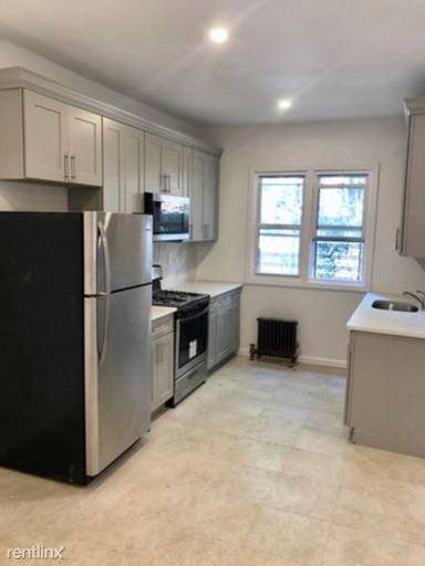 Main picture of 2945 Radcliff Ave