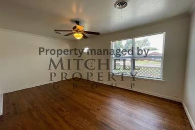 Main picture of 4207 S Hughes St