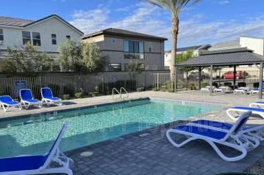 Main picture of 391 N 157th Ln