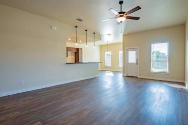 Main picture of 736 Blackland Dr
