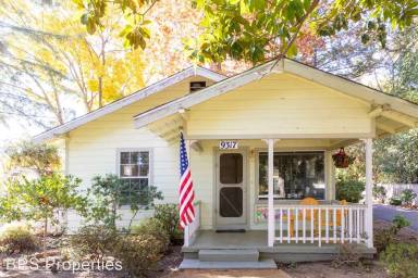 Main picture of 9317 Stanford Ln