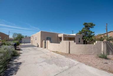 Main picture of 1124 La Poblana Rd NW