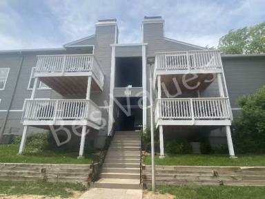 Main picture of 4460 S Pitkin St