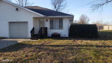Main picture of 2915 W Village Ln