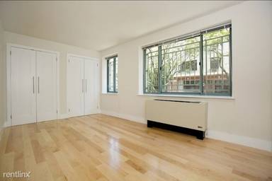 Main picture of 100 Jane St Apartments