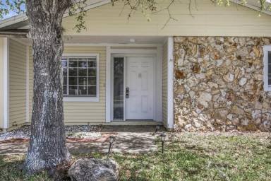 Main picture of 38 E Diamond Dr