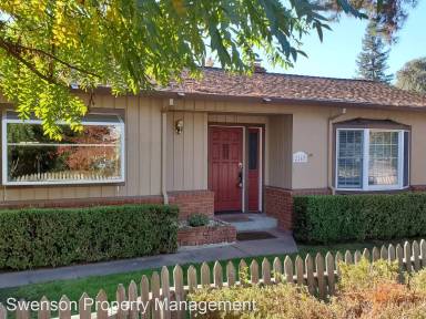 Main picture of 2145 Whyte Park Ave