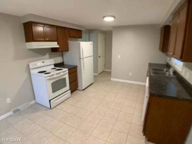 Main picture of 3233 Hewitt Ave NW