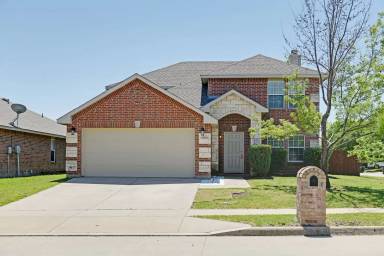 Main picture of 437 Emerald Creek Dr