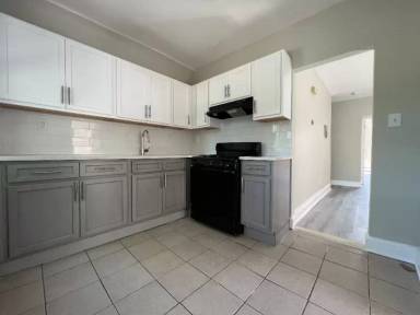 Main picture of 293 Avon Ave