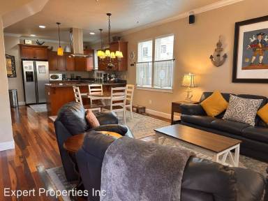Main picture of 440 N 4th St
