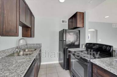 Main picture of 521 Calcaterra Cir