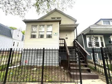 Main picture of 1233 W 71st Pl