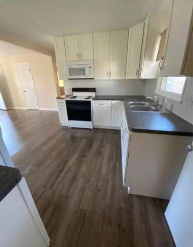Main picture of 3893 1/2 Richlawn Rd
