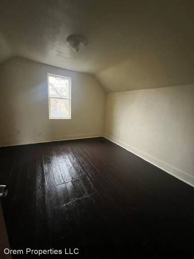 Main picture of 33 S Morris St