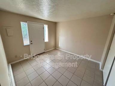 Main picture of 1901 Hazel Ave