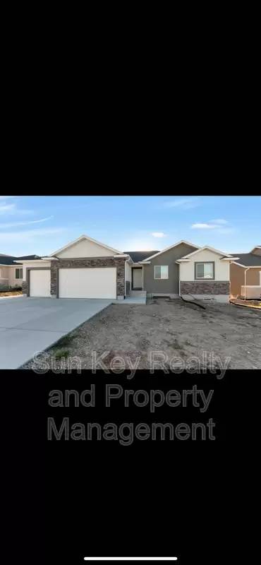 Main picture of 1121 N Providence Way