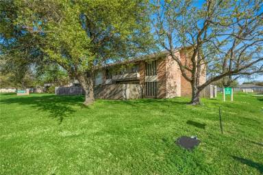 Main picture of 2212 16th Ave N