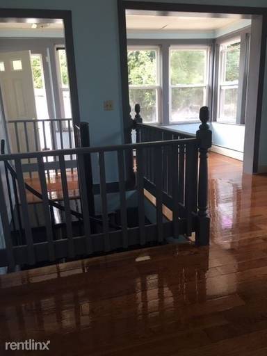 Main picture of 21 Mowry St
