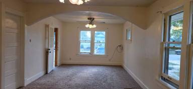 Main picture of 2713 Maxwell Ave
