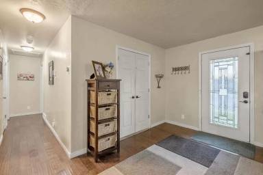 Main picture of 1553 E Huckleberry Cir