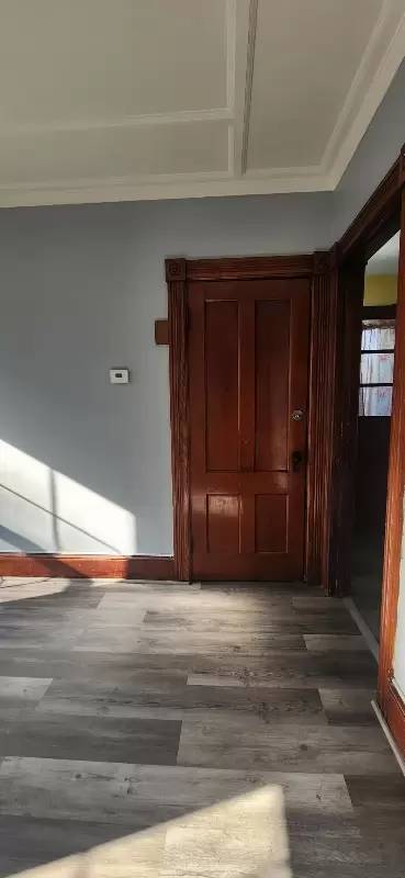 Main picture of 60 Murray Ave