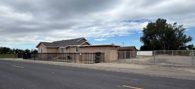 Main picture of 4410 S Holt Rd