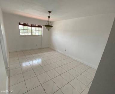 Main picture of 844 W 72nd Pl