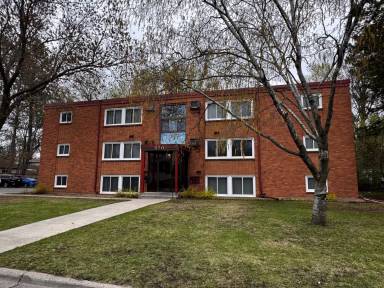 Main picture of 970 43 1/2 Ave NE