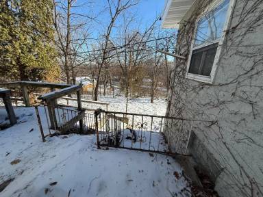 Main picture of 373 Arlington Ave W