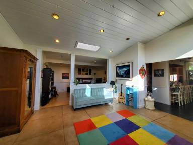 Main picture of 311 Devon Dr