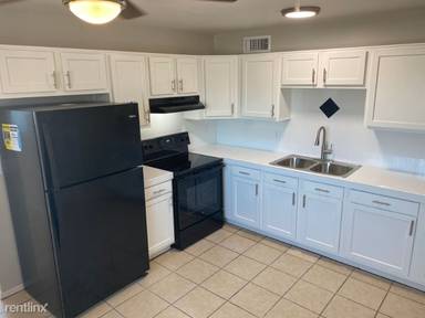 Main picture of 7002 - 7040 N 76th Ave Apartments