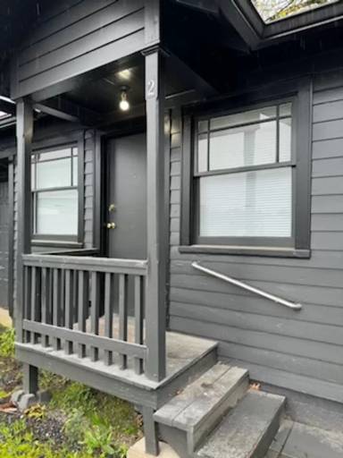 Main picture of 3787 Franklin Blvd