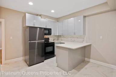 Main picture of 1912 Orthodox St