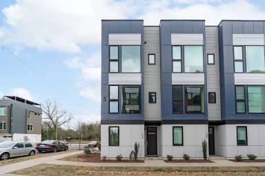 Main picture of 5 Seawell Ave