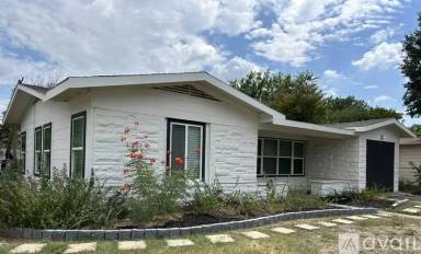 Main picture of 418 Storeywood Dr