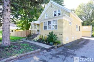 Main picture of 706 Nash Rd